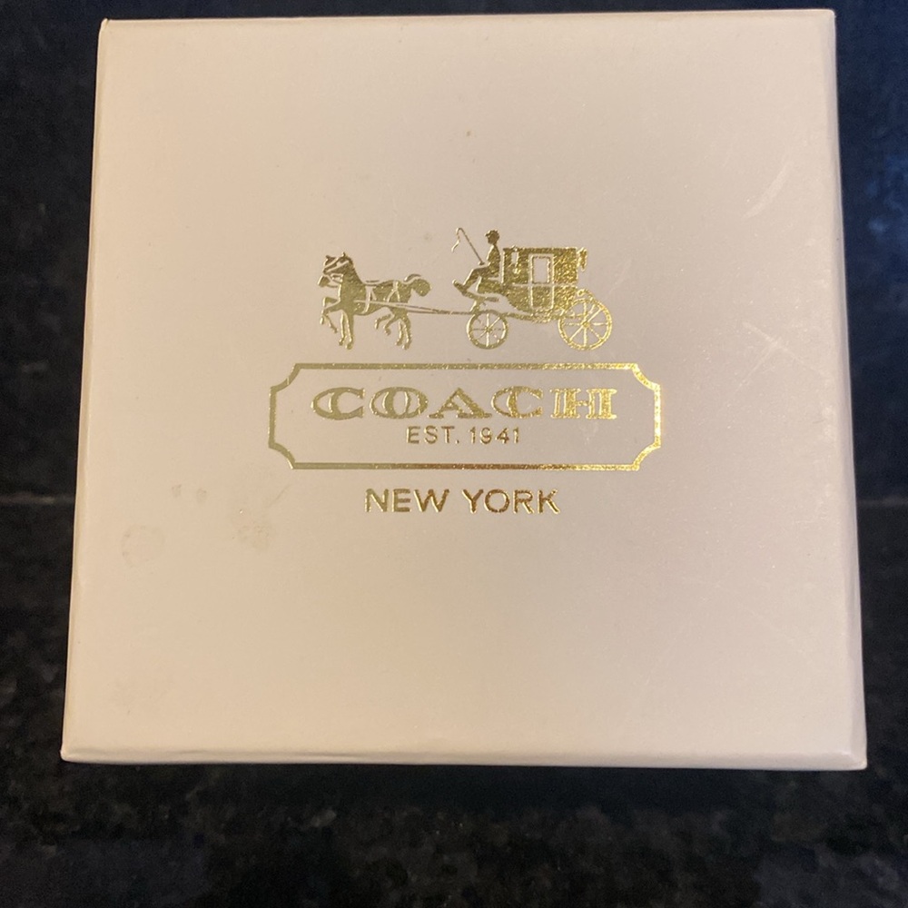 Coach Women’s Silver Stainless Steel Watch 14503131. - Picture 4 of 6